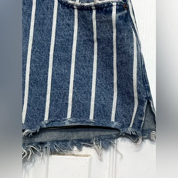 ABERCROMBIE & FITCH ANNIE striped High Rise Shorts - Picture 6 of 16